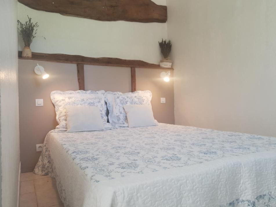La Ferme De Manon Apartment Montferrat  Exterior photo